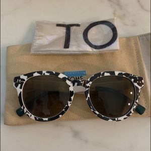 Brand new TOMS Bellevue black/white sunglasses